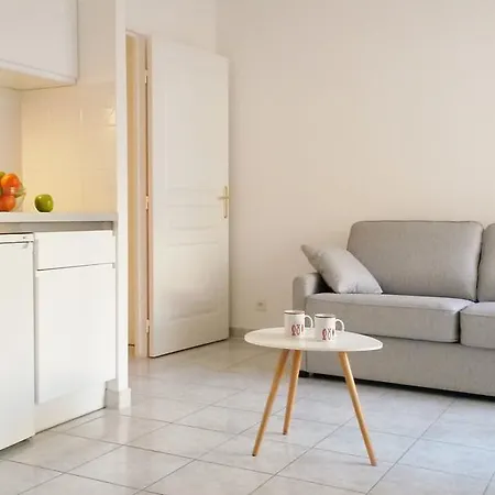 Apartment Port *